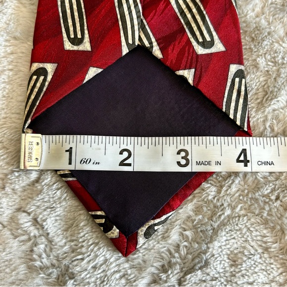 William Marks Burgundy & Black Tie 100% Silk EUC - Picture 2 of 4